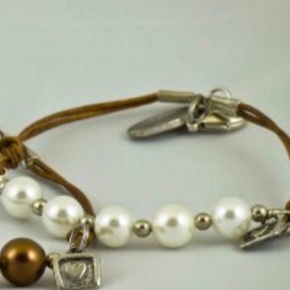 NEW   Pearls Of Gratitude Leather Bracelet - Picture 2 of 4
